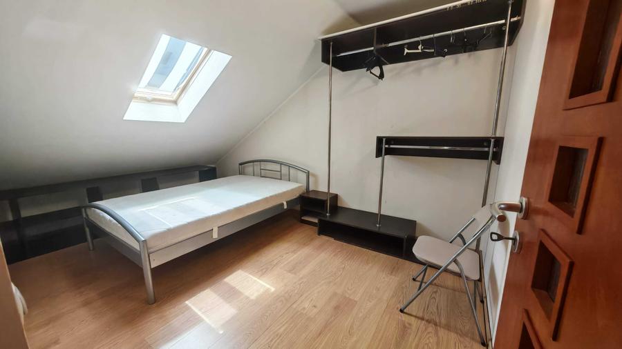 Inchiriez apartament 3 camere, spatios, central, et.5+mansarda - 2
