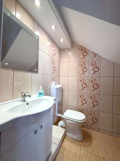 Casă individuală cu 5 camere cu Canalizare în Banu Manta