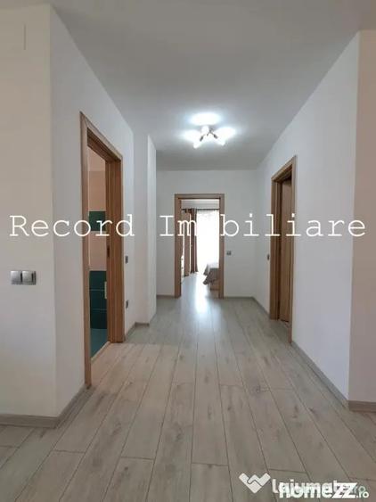 Apartament cu 3 camere semidecomandat în Mărăști