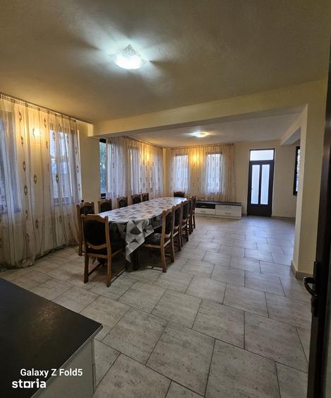 Casă cu 5 camere cu Teren 500 Mp în Central