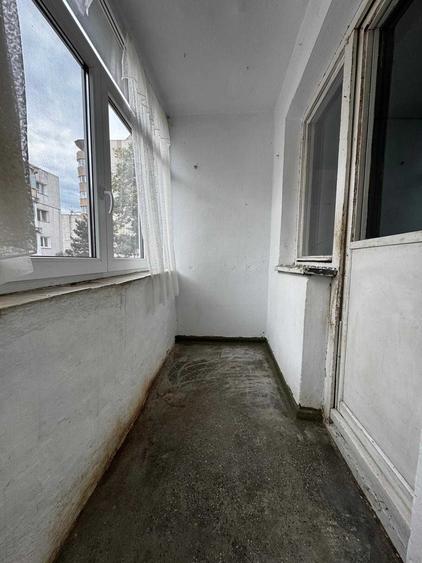 Apartament cu 3 camere semidecomandat în George Enescu