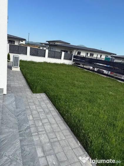 Casă cu 4 camere cu Teren 500 Mp în Cristian