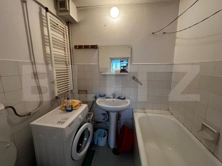 Casă individuală cu 4 camere cu Canalizare în Dâmbul Rotund