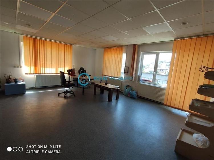 Birou, de 457.39001464844 mp, în Cantacuzino