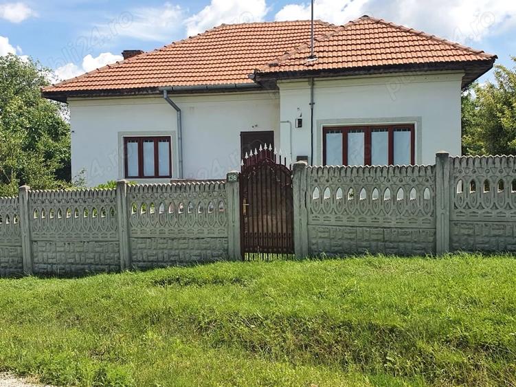 Casă cu 5 camere cu Teren 3000 Mp în Butoiești