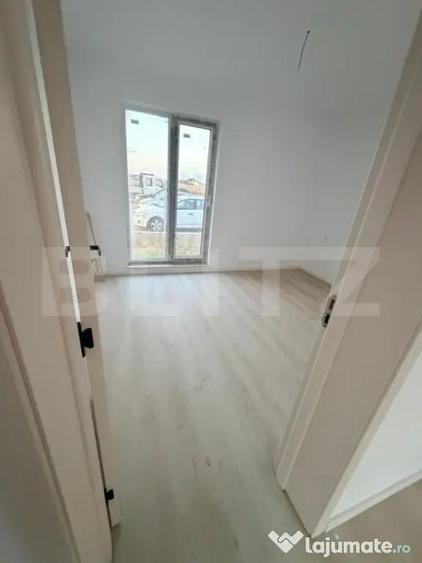 Casa de vanzare in Sanpetru teren 300 m2, suprafa? - 2