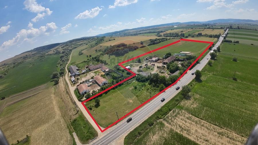 Teren Construcții intravilan de 22942 mp, în Vânători