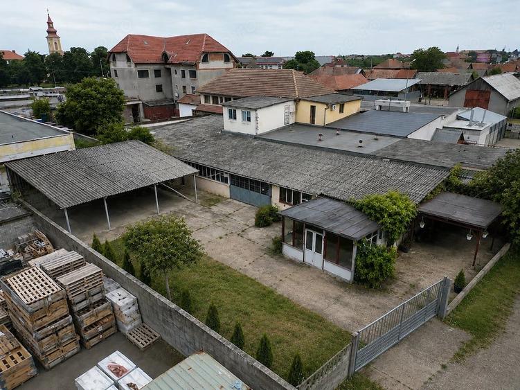 Spațiu comercial, de 330 mp, în Nojorid