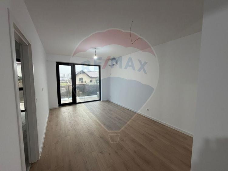Apartament cu 3 camere decomandat în Theodor Pallady