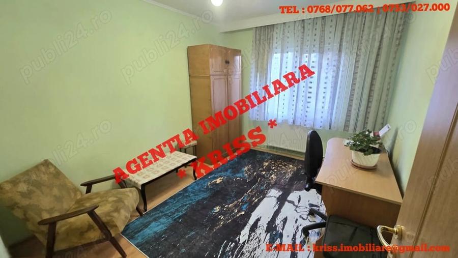 Apartament cu 3 camere decomandat în Găvana