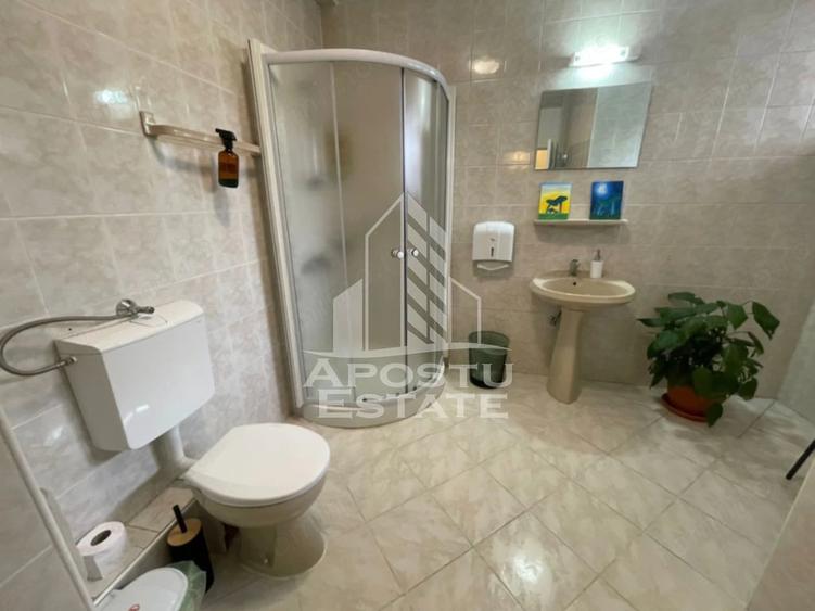 Casă cu 6 camere cu Teren 588 Mp în Lipovei
