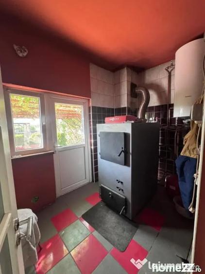 Casă cu 7 camere cu Teren 2500 Mp în Siret