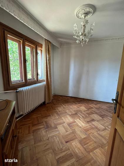 Casă cu 3 camere cu Teren 250 Mp în Morărești
