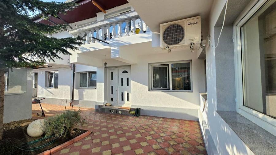 Casă cu 4 camere în 16 Februarie