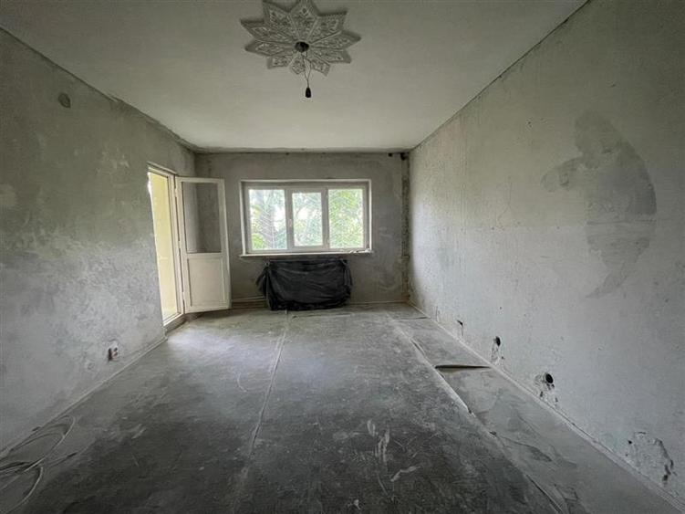 Apartament cu 2 camere decomandat în E3