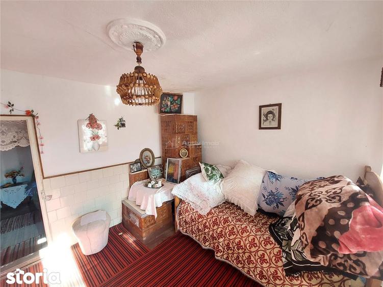 Casă cu 5 camere cu Teren 1200 Mp în Central