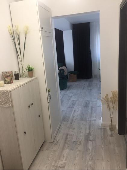Apartament cu 3 camere în Roșu