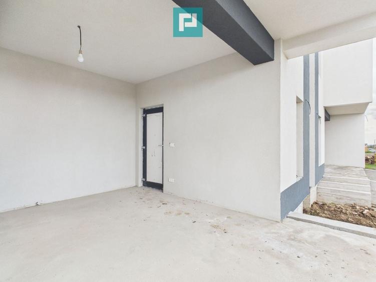 Duplex cu 3 camere cu Canalizare în Giarmata