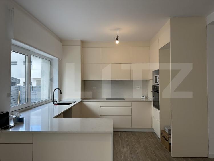 Duplex cu 5 camere cu Canalizare în Florești
