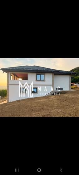 Casă individuală cu 5 camere cu Canalizare în Vlădesti