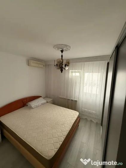 Apartament cu 3 camere decomandat în Dristor