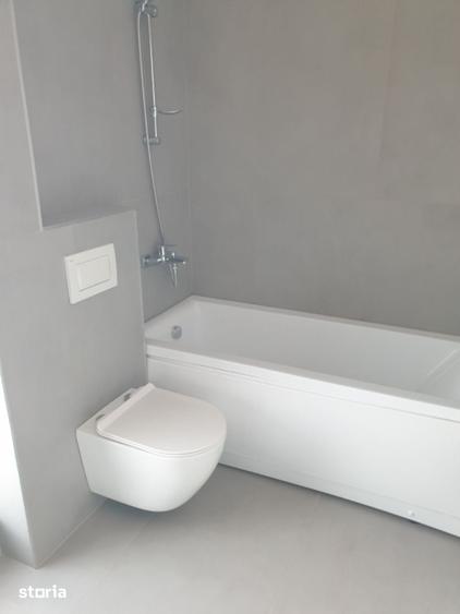 Apartament cu 3 camere decomandat în Rediu