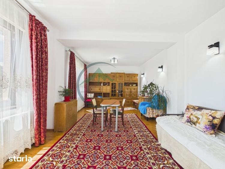 Casă cu 10 camere cu Teren 1009 Mp în Central
