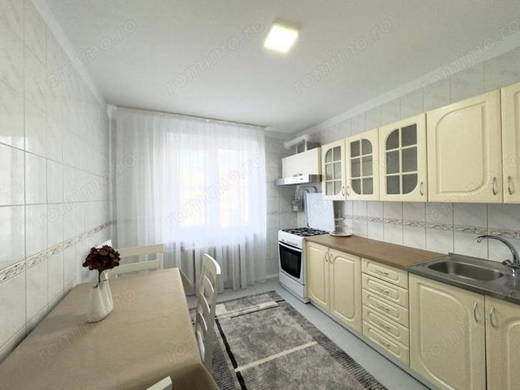Apartament cu 2 camere decomandat în Victoriei
