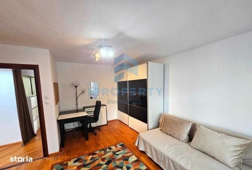 Apartament cu 3 camere decomandat în Lacul Tei