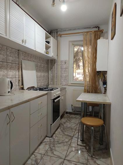 Apartament cu 2 camere semidecomandat în Boul Roșu
