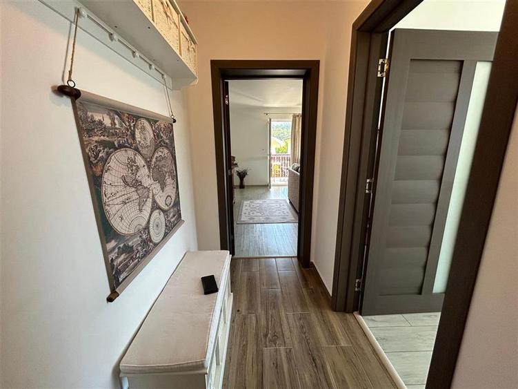Apartament cu 2 camere decomandat, mobilat în Cristian