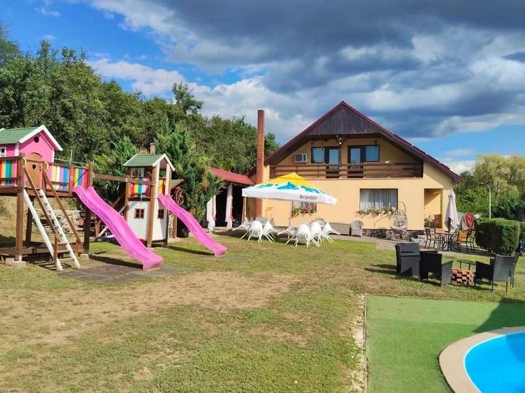 Casă cu 4 camere în Aghireș
