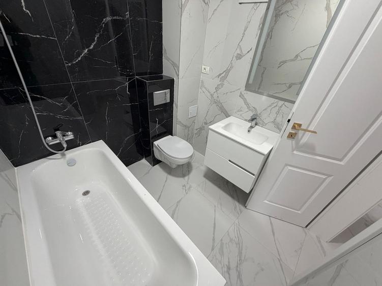 Duplex cu 4 camere cu Canalizare în Central