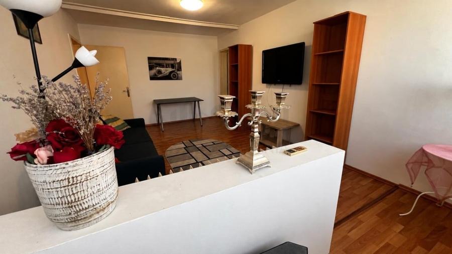 Apartament cu 2 camere semidecomandat, mobilat în Universitate