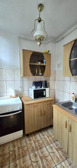 Apartament cu 4 camere decomandat, mobilat în City Park Mall