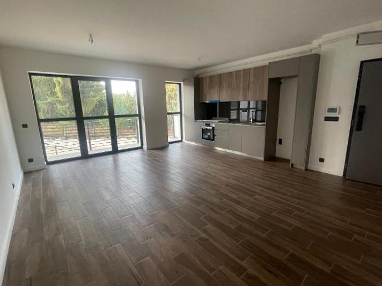 Apartament cu 22 camere semidecomandat în Furnica