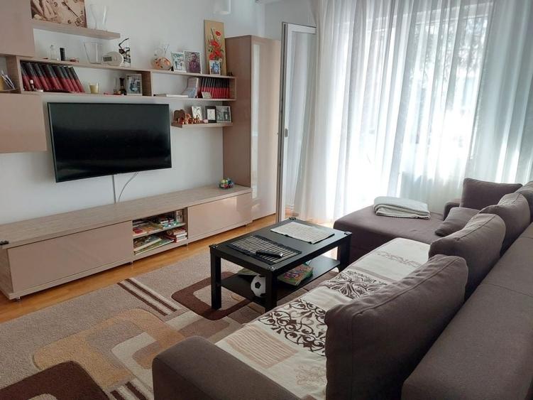 Apartament cu 3 camere în Astra