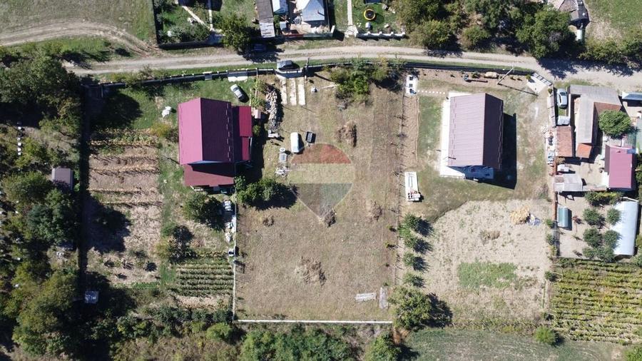 Teren Construcții intravilan de 1797 mp, în Dobrovăț