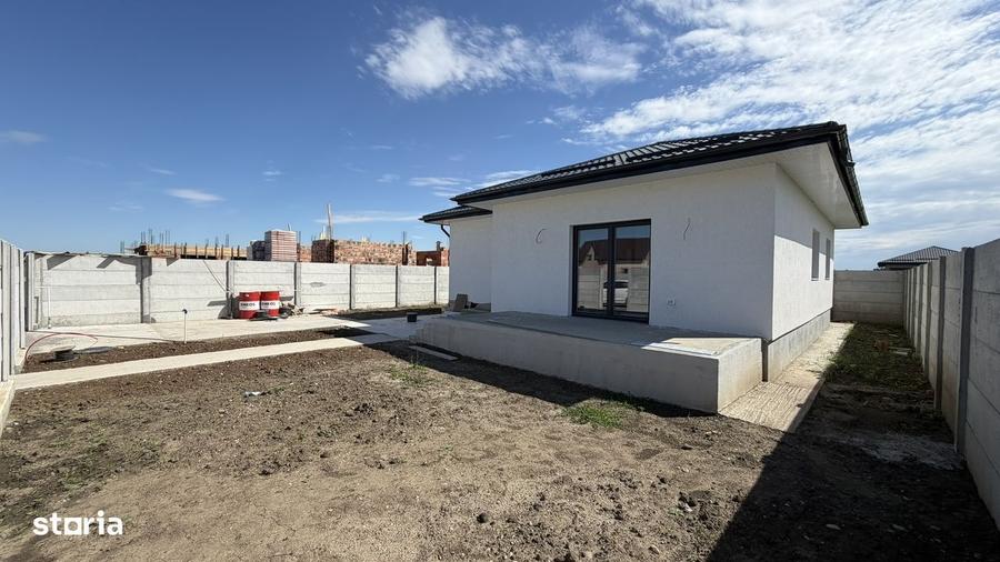 Casă cu 4 camere cu Teren 350 Mp în Clinceni