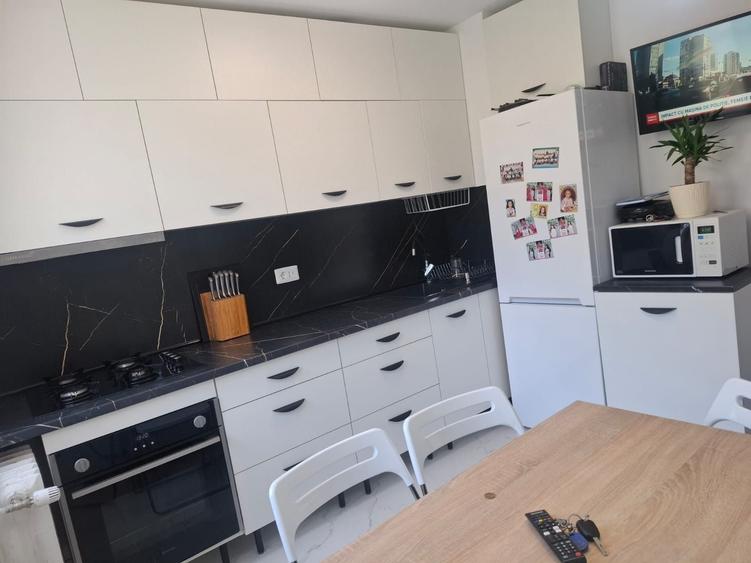 Apartament cu 2 camere decomandat în Titan