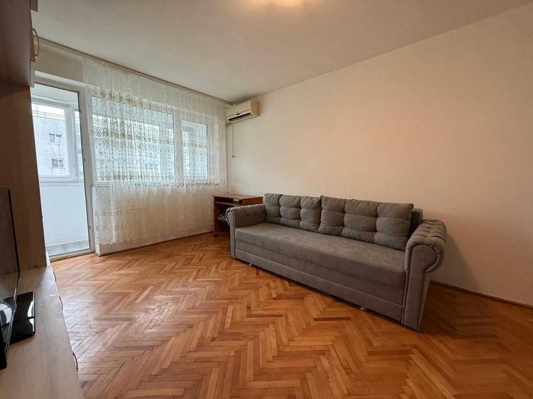 Apartament cu 3 camere decomandat în Basarabia