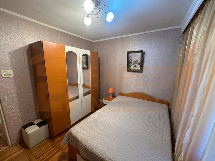 Apartament cu 3 camere semidecomandat, mobilat în Far