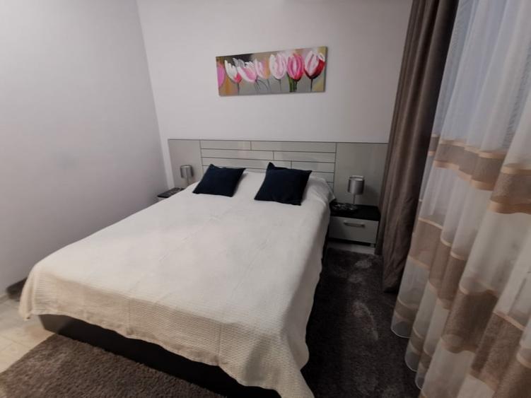Apartament cu 2 camere decomandat, mobilat în Mamaia