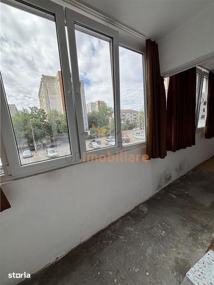 Apartament cu 3 camere în Decebal