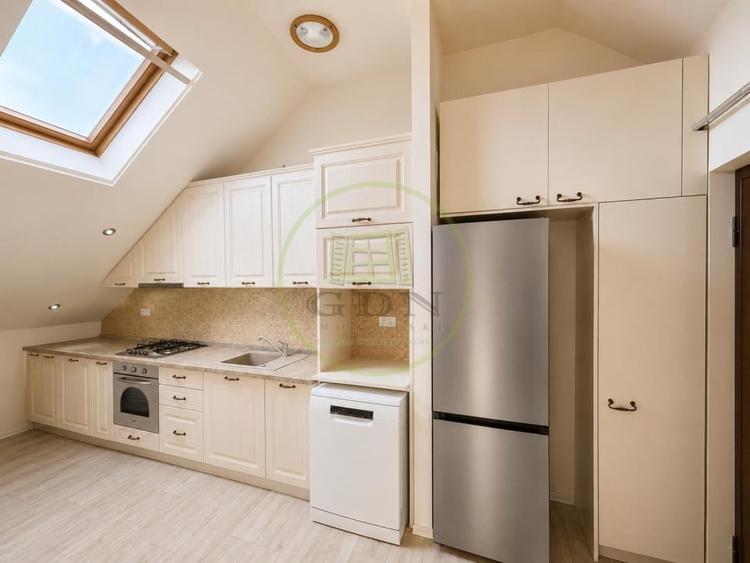 Apartament cu 3 camere semidecomandat, mobilat în Dămăroaia