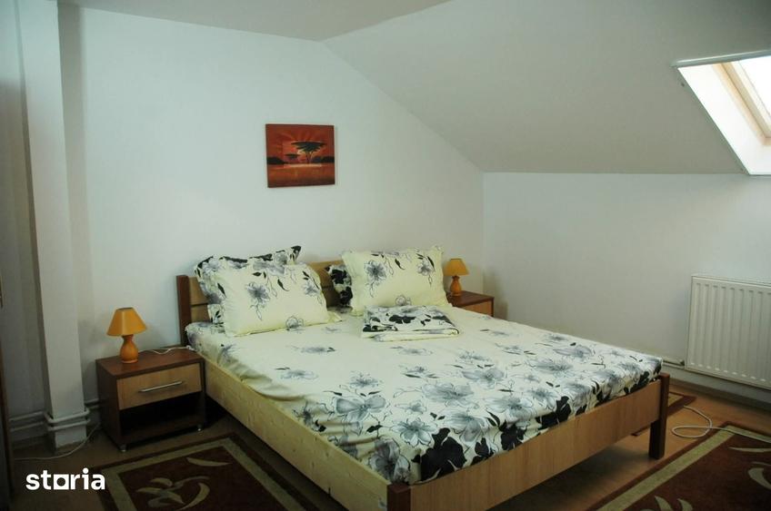 Casă cu 6 camere cu Teren 1359 Mp în Girișu de Criș