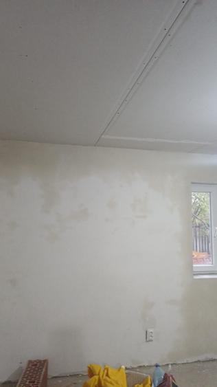 Casă cu 4 camere în Gara Bobocu