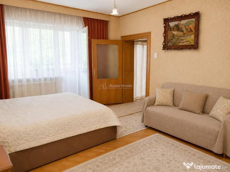 Casă cu 7 camere cu Teren 1200 Mp în Ferneziu
