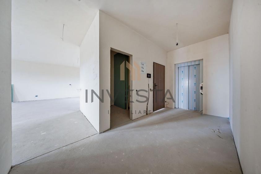 Penthouse cu 4 camere semidecomandat în Bună Ziua