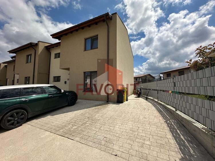 Duplex cu 4 camere cu Canalizare în Săcălaz